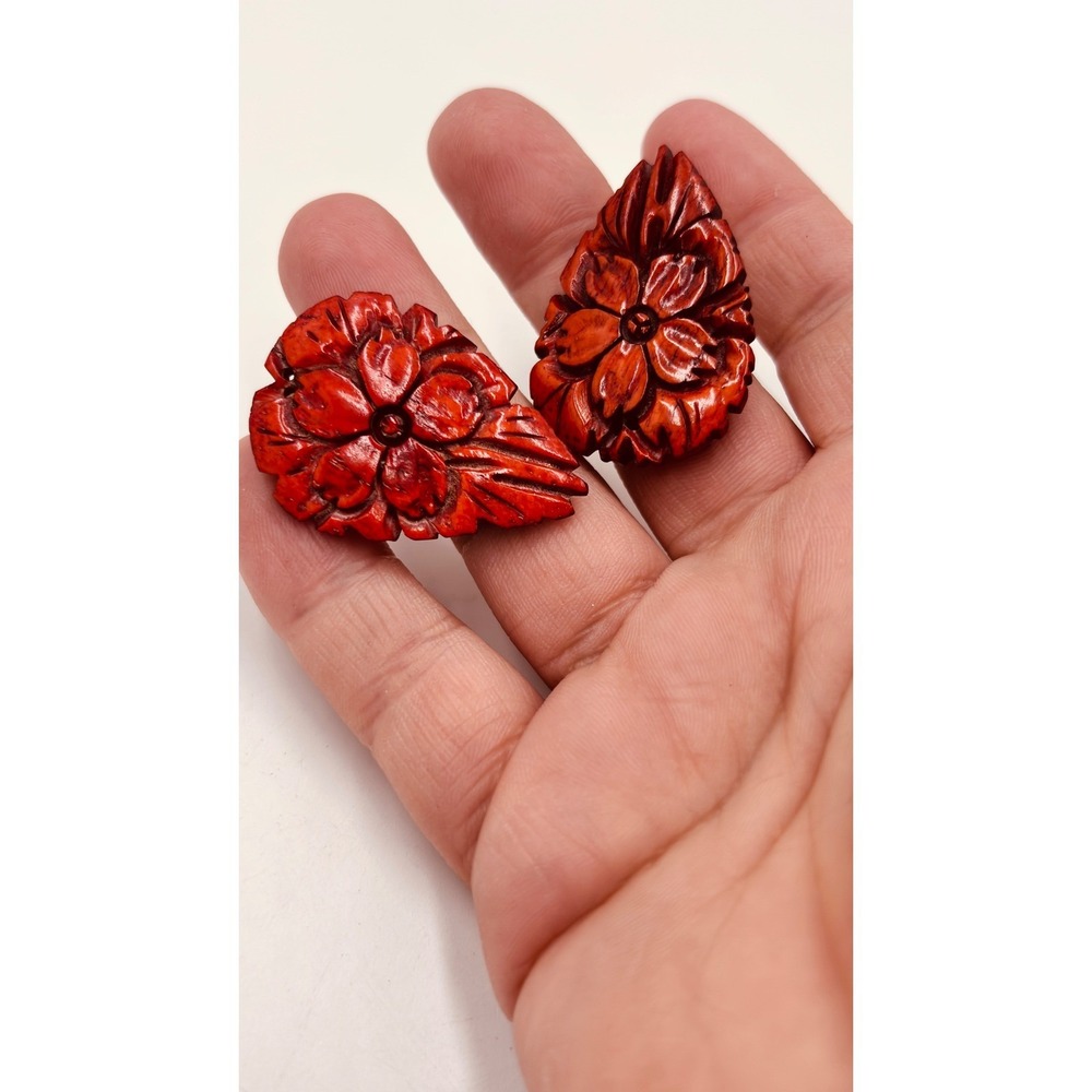 Art Deco Red Orange Carved BAKELITE fur Clips Pair Chinoiserie Flower